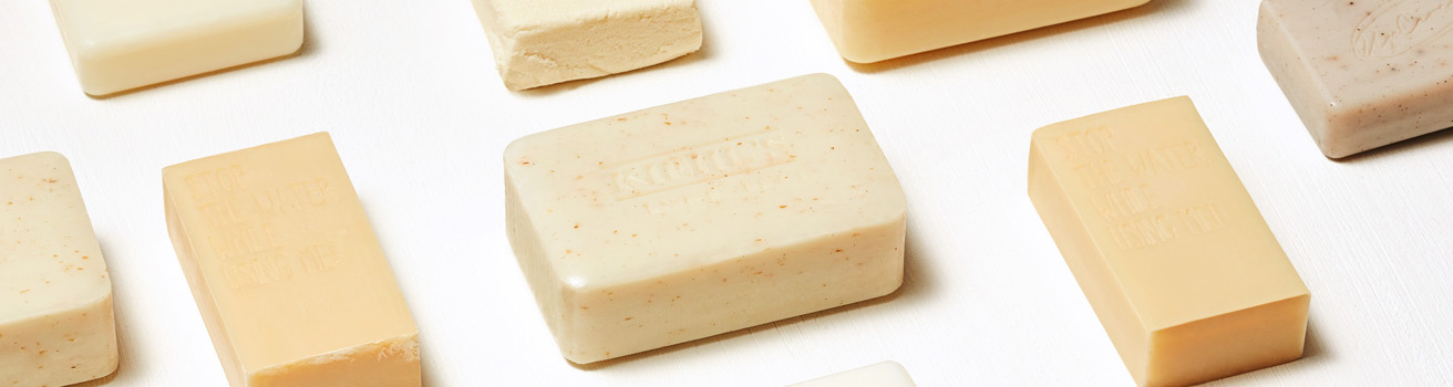 Skincare-product-sustainable-packaging-topshot-groupshot-soaps-pattern-unlimited-Web-Rendition