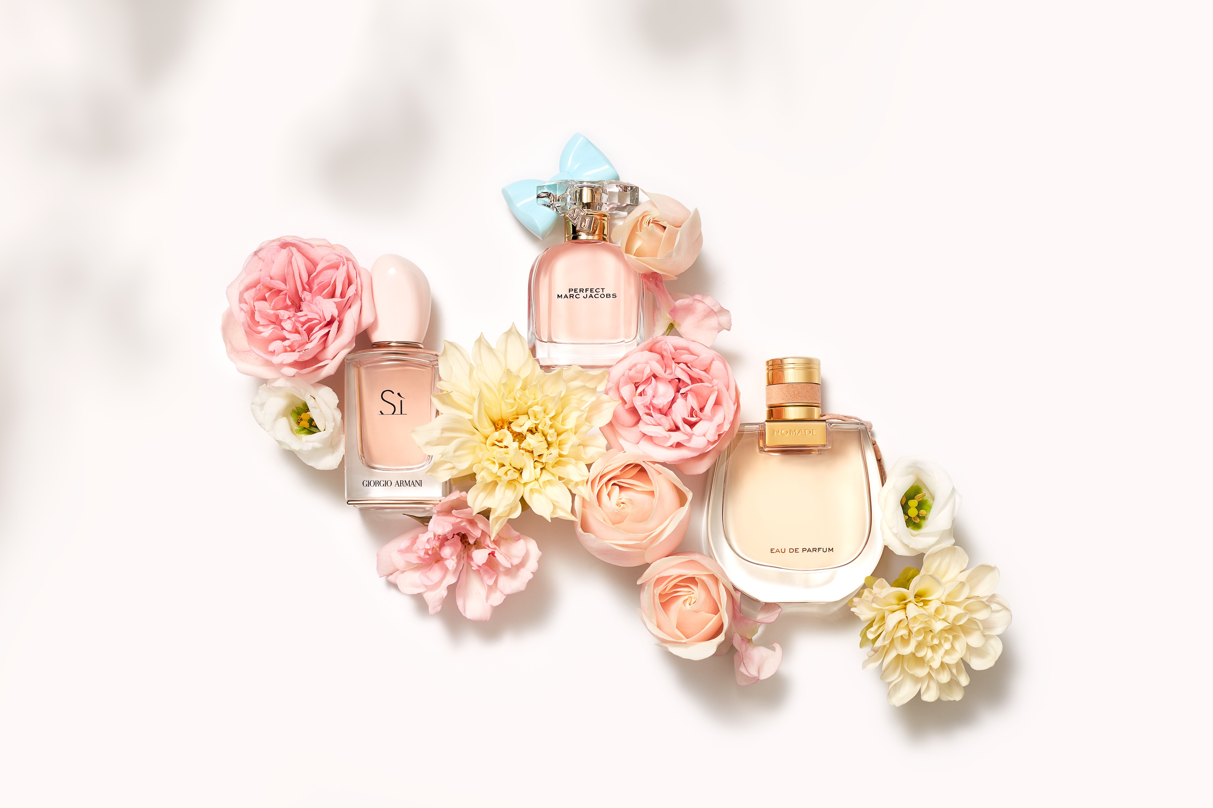 Fragrance-product-apricot-pink-flower-bouquet-giorgio-armani-marc-jacobs-chloe-unlimited-Web-Rendition