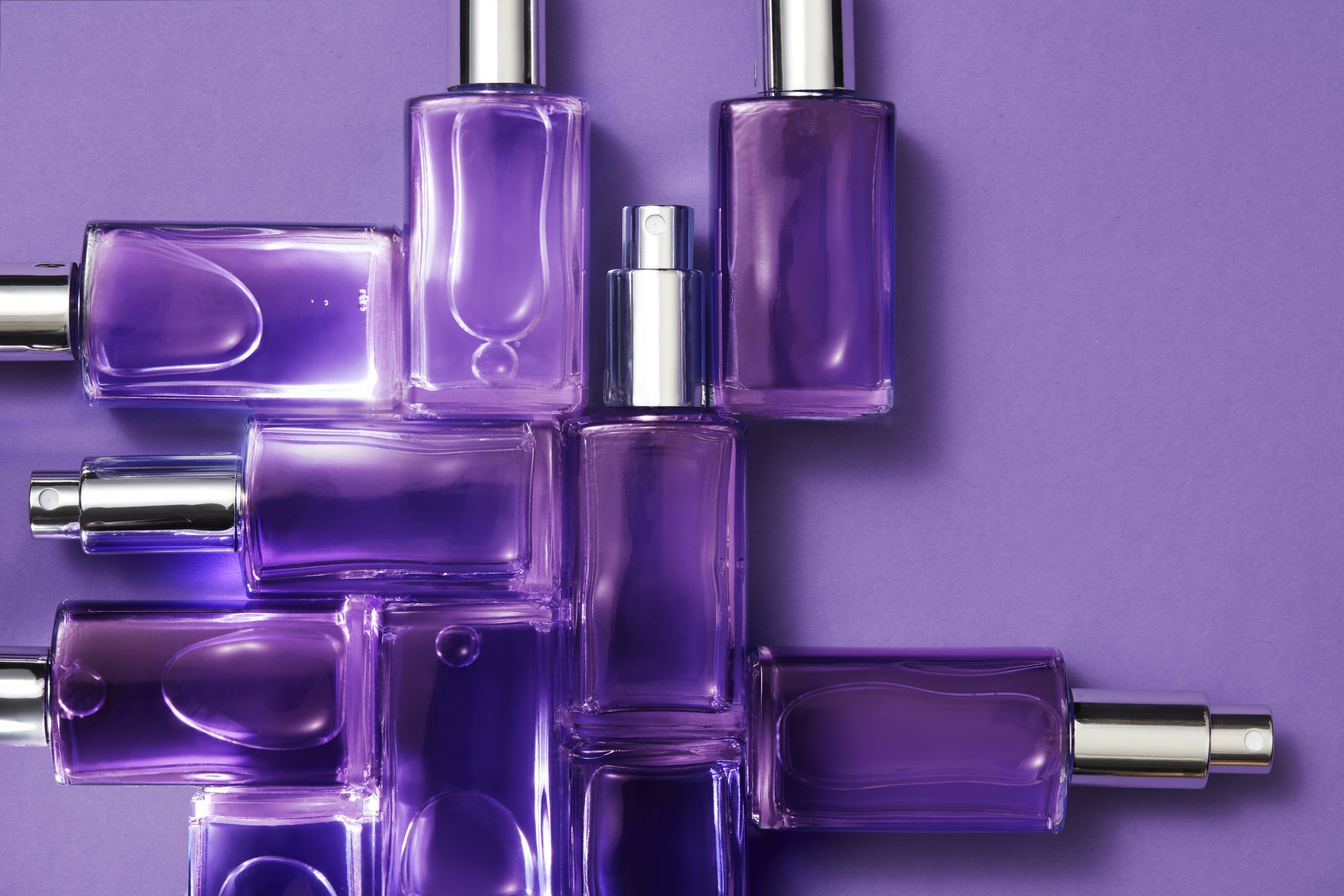 Fragrance-product-unbranded-female-fragrances-purple-unlimited-Web-Rendition