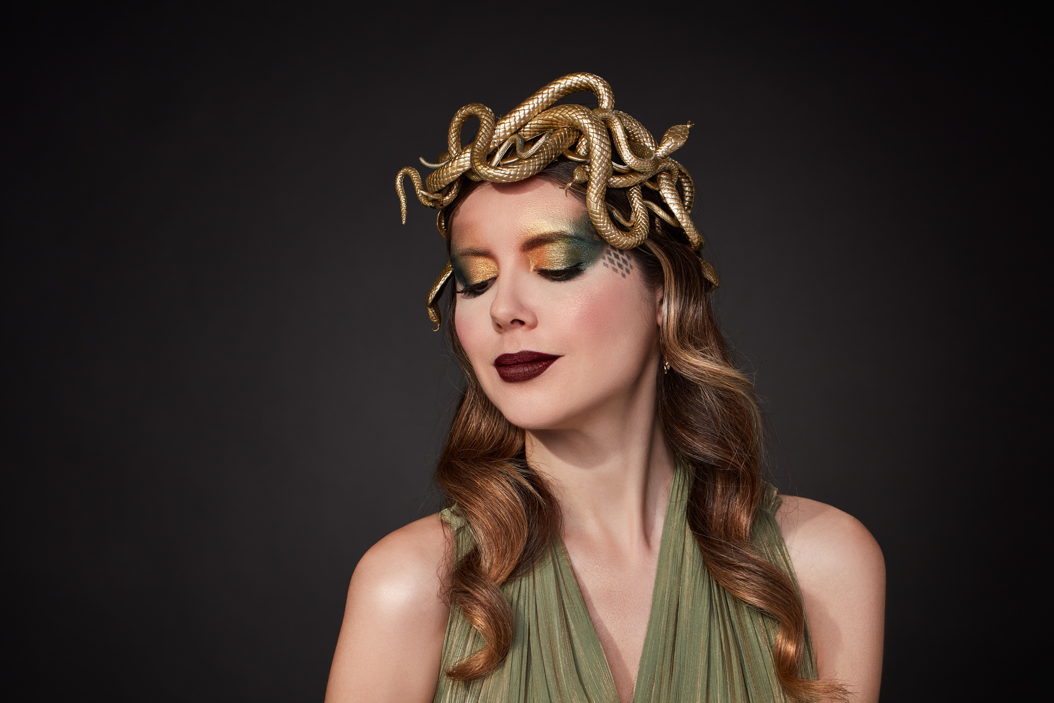 Makeup-beautyvisual-halloween-medusa-portrait-082023-Web-Rendition