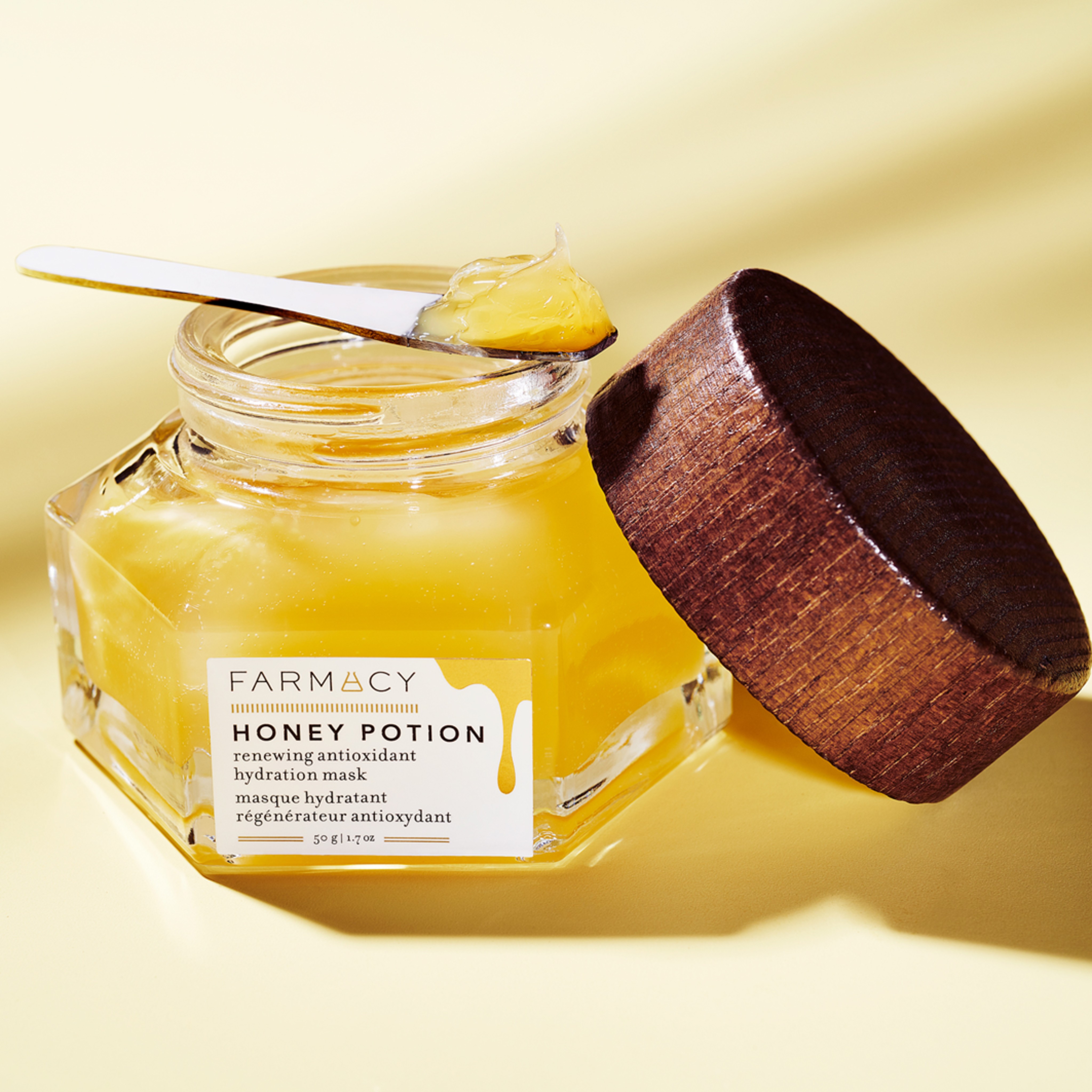 Skincare-product-farmacy-honey-potion-0523-Web-Rendition