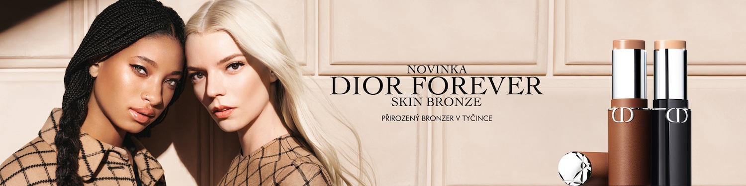 Dior Forever Skin Bronze v tyčince slibuje přirozený bronzový vzhled pleti, na obrázku jsou dvě ženy s různými odstíny pleti a bronzer v tyčince.