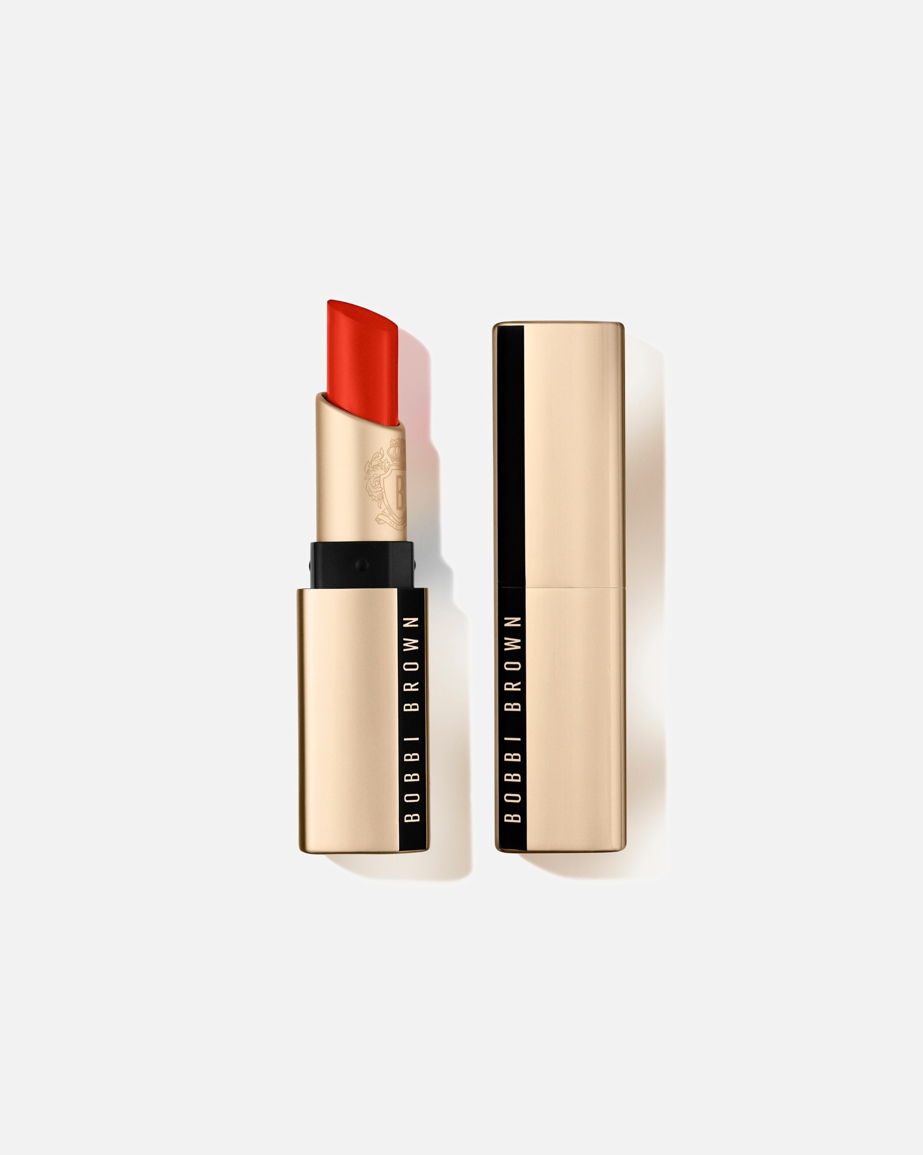Rtěnka po UnisexBobbi Brown#INNERBEAUTYLuxe Matte LipstickUptown Red 823