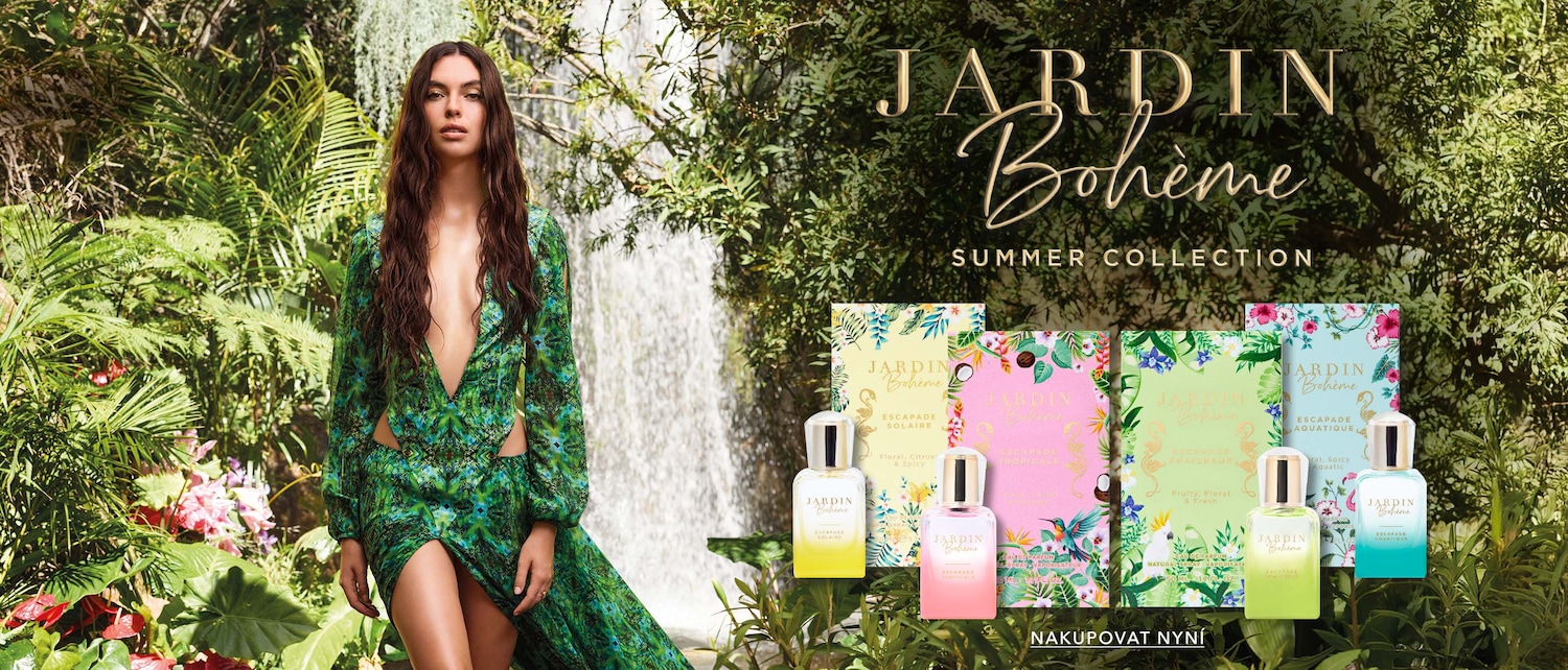 Dámský parfém Jardin Bohème Summer Collection s květinovými a ovocnými tóny, v pozadí vodopád a modelka v zelených šatech. Nakupujte nyní a provoněte si léto!