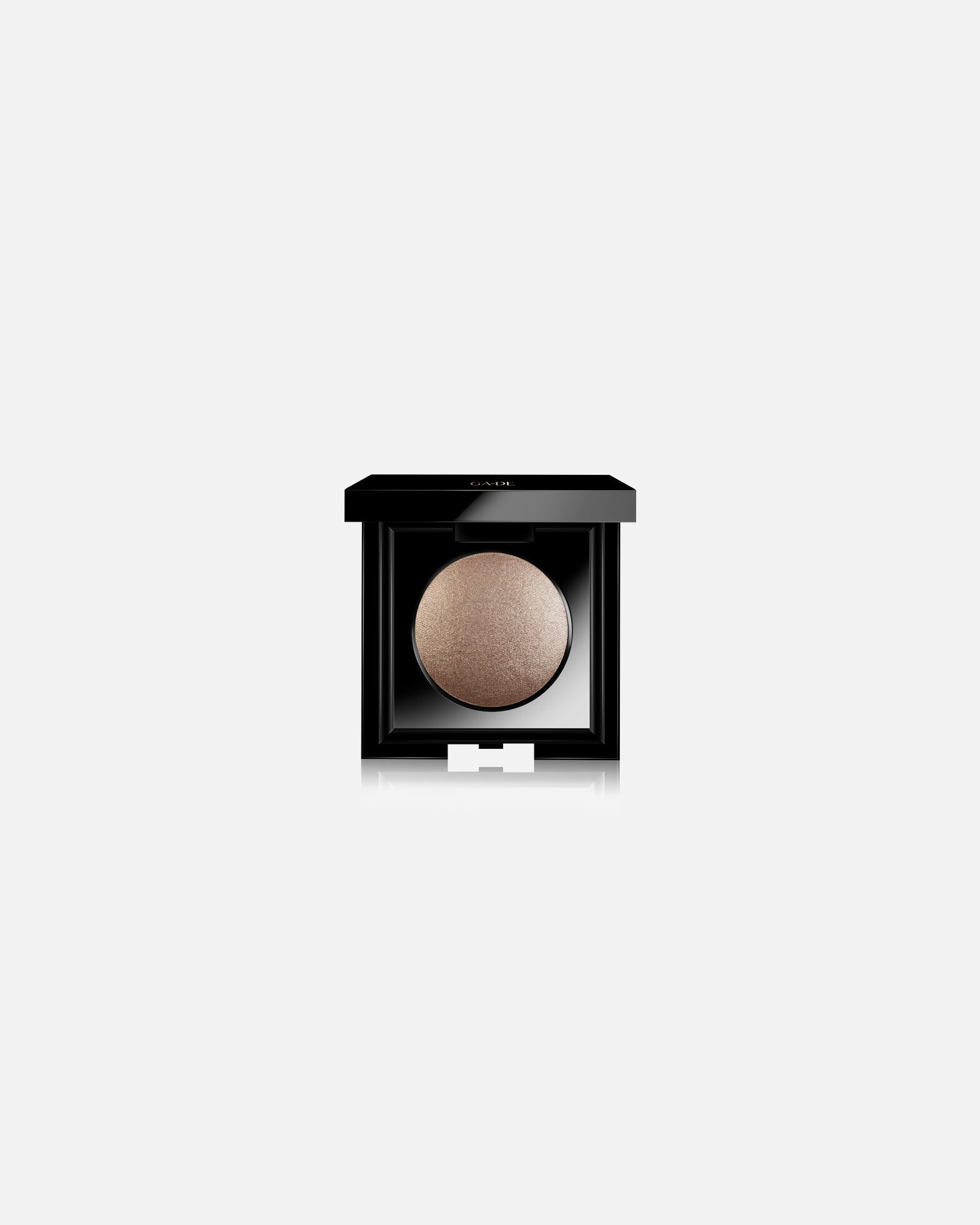 Oční stíny po Pro ženyGA-DEVelveteen Metallic Eyeshadow231 Champagne